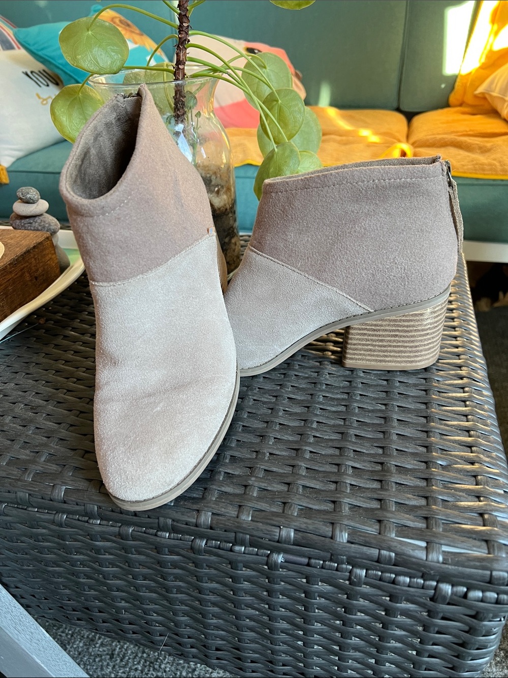 TOMS Lacy ankle booties in desert taupe suede and wool with back zip. Size 9